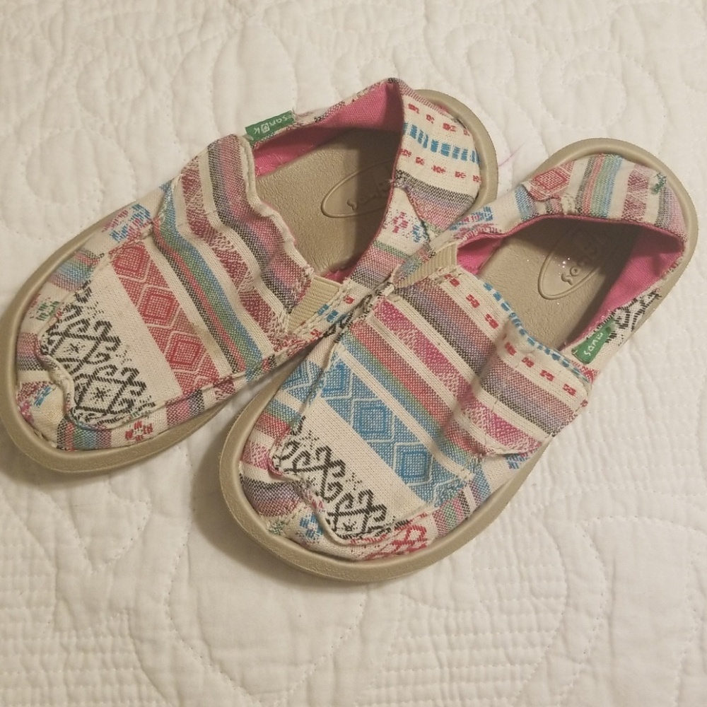 Girls Sanuks